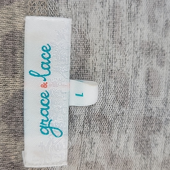 GRACE & LACE Large Animal Leopard Print Lightweight VNeck Sweater Top Tan & Grey - Picture 9 of 11